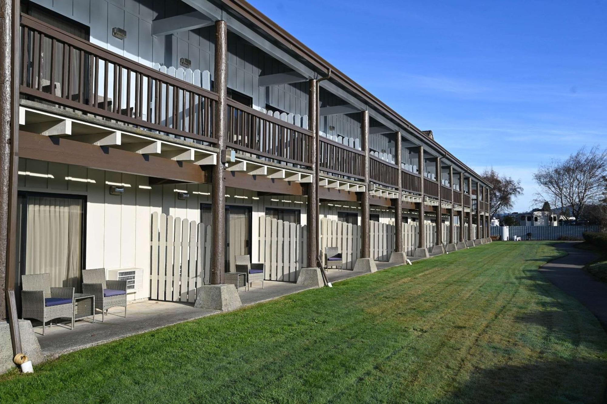Edgewater Inn And Suites, Ascend Hotel Collection Coos Bay Kültér fotó